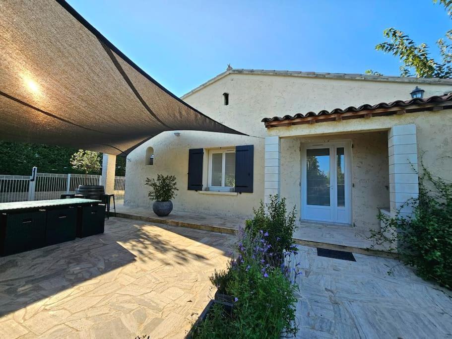 Paradise Corner Villa *
